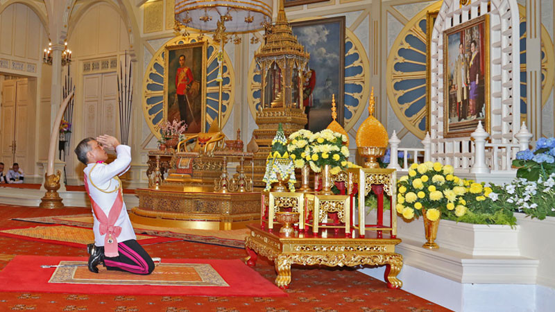 合掌禮-泰國十世王頂禮膜拜父母