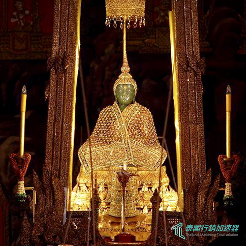 大皇宮玉佛寺的玉佛涼季金縷裝束